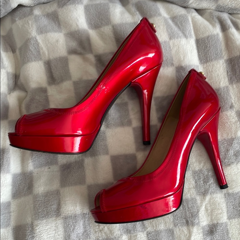 Stuart Weitzman Palace Pump
